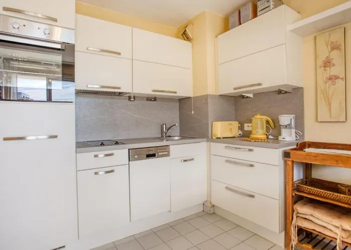 3 Pieces Confort Et Calme - Proche Cannes & Plages Апартаменты *